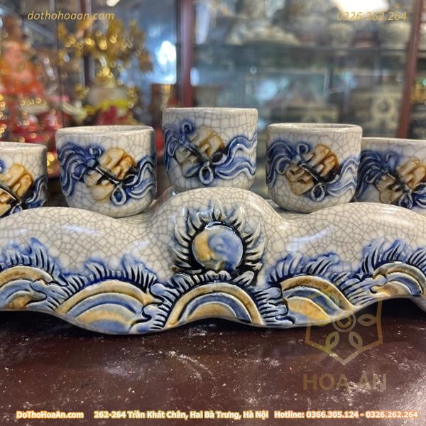 134f757f9971e2774ea0a8d71b19420b78bbbd60.jpg Kỷ/ Ngai Nước 5 Chén Men Rạn Đắp Nổi
