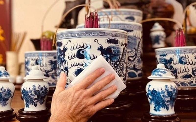 Việc lau dọn bàn thờ ngày Tết phải thực hiện đúng trình tự
