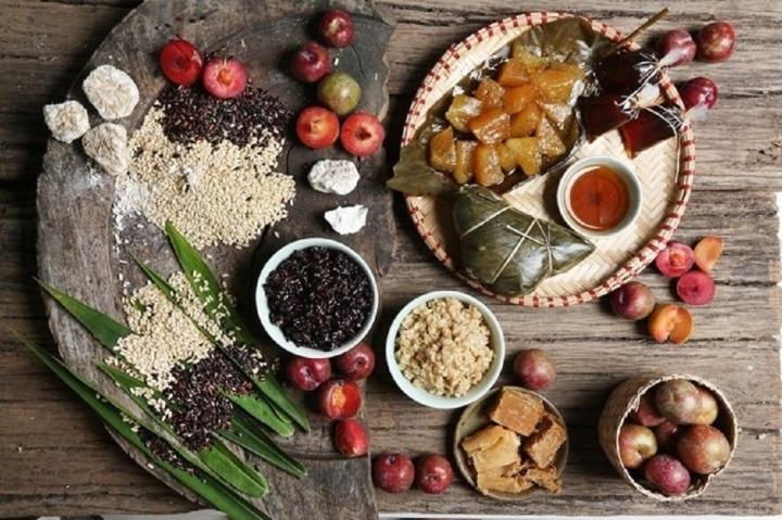 Hình ảnh lễ hội Tết Đoan Ngọ gắn liền với tín ngưỡng dân gian