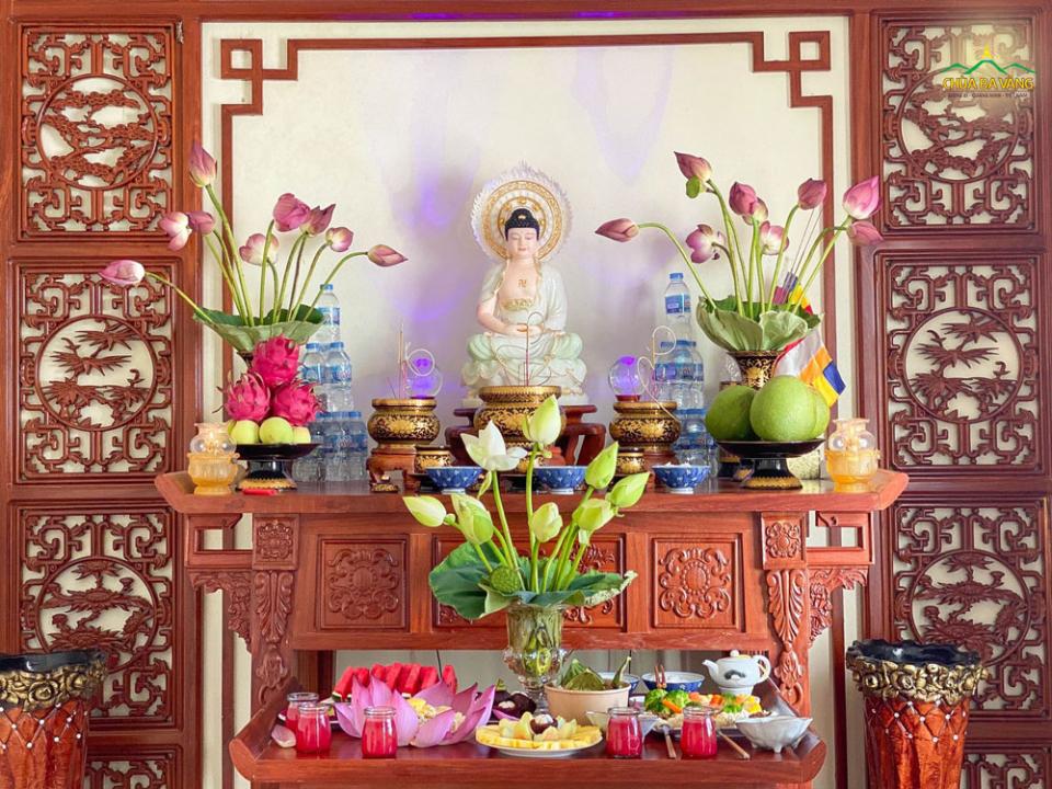 Cúng bàn thờ Phạt cần sự trang nghiệm