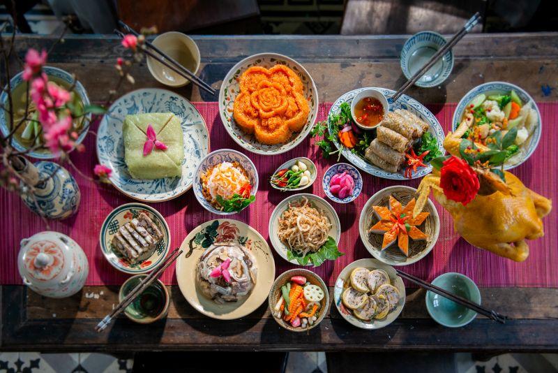 Mâm cúng lễ hóa vàng là lễ vật dâng lên tổ tiên và thần linh