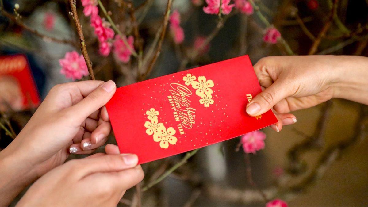 Một số lưu ý khi trao và nhận lì xì mà gia chủ nên biết để gặp may mắn
