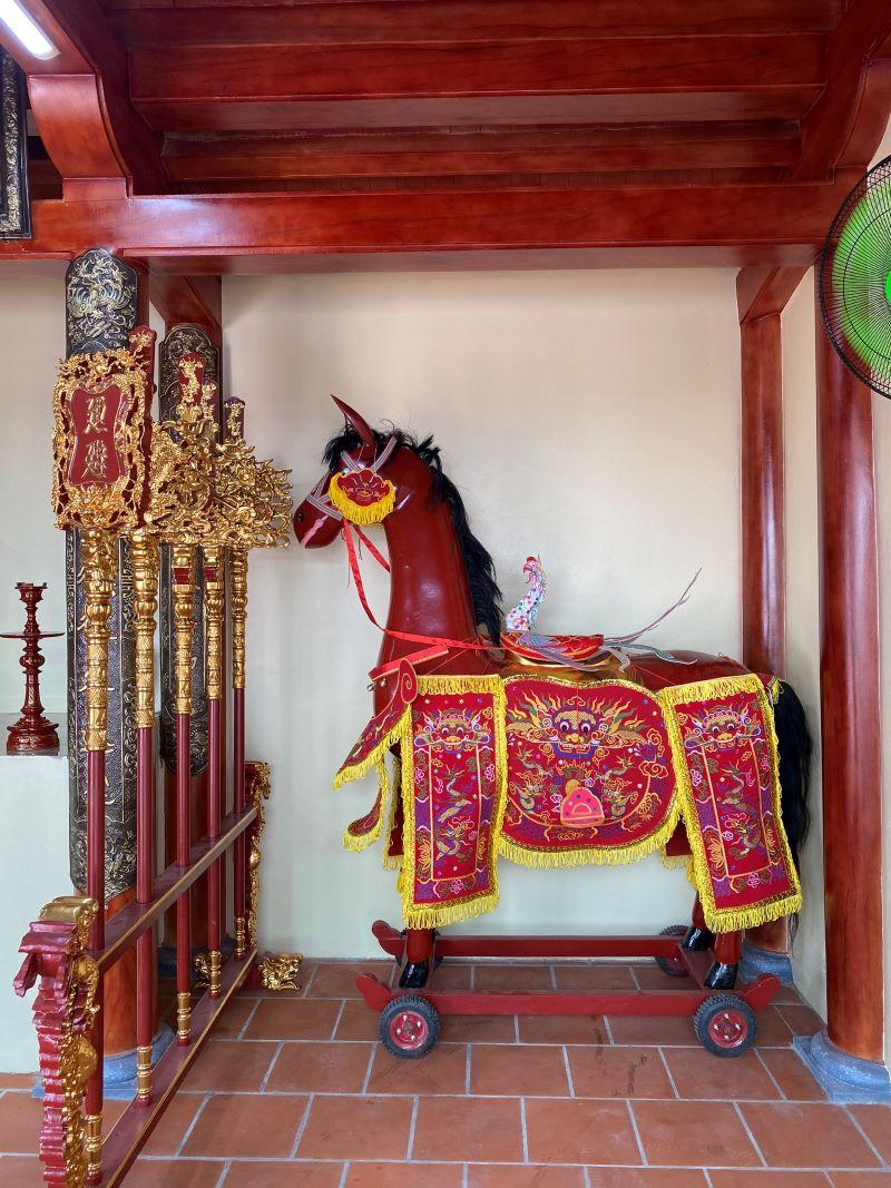 Truyền thông thờ tượng Ông Ngựa của người Việt