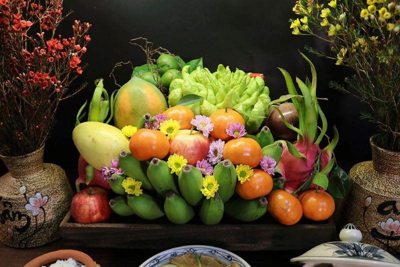Bày mâm ngũ quả ngày Tết để dâng tổ tiên