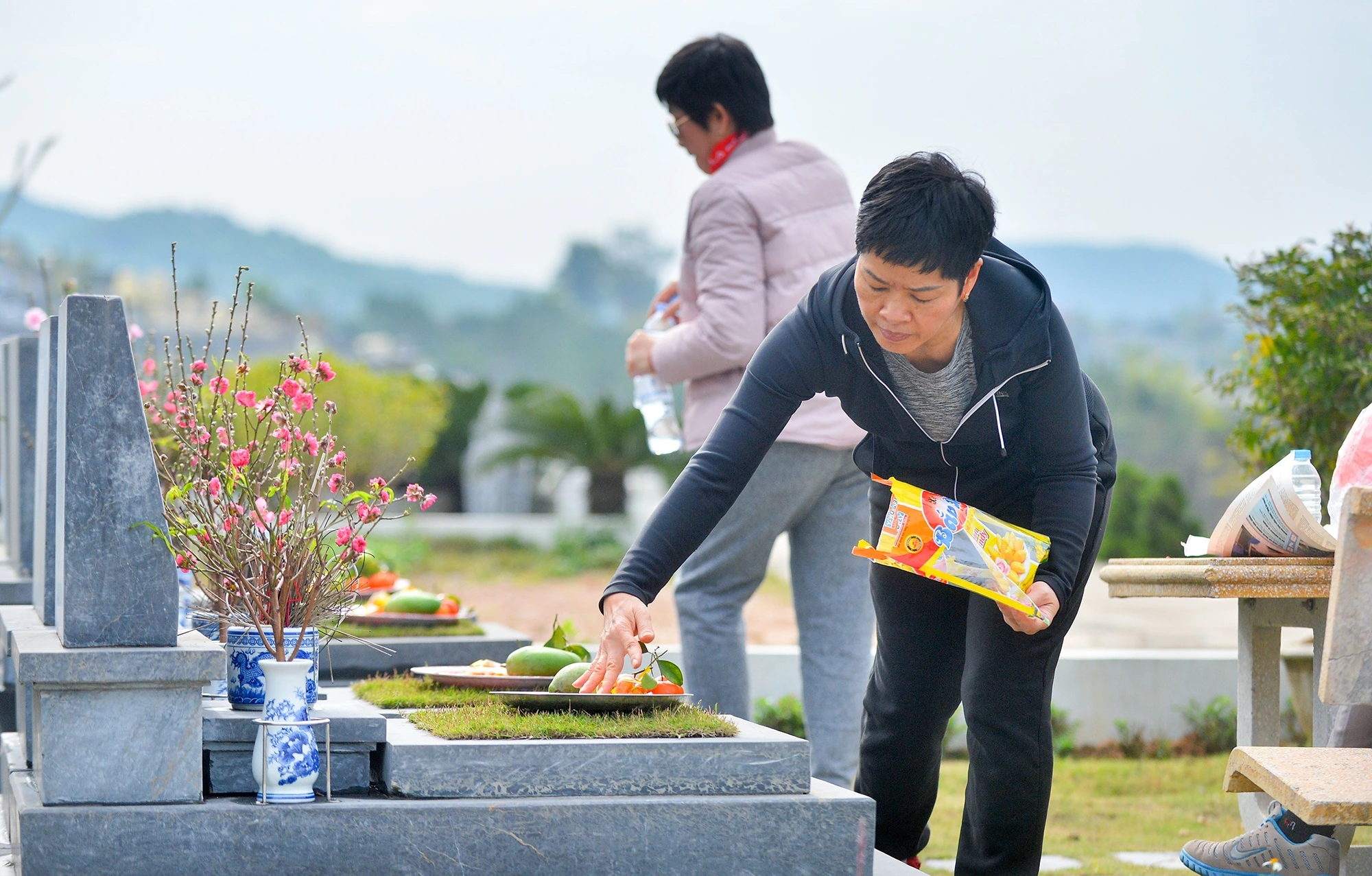 Thăm viếng mộ tổ tiên là phong tục thể hiện đạo lý sâu sắc
