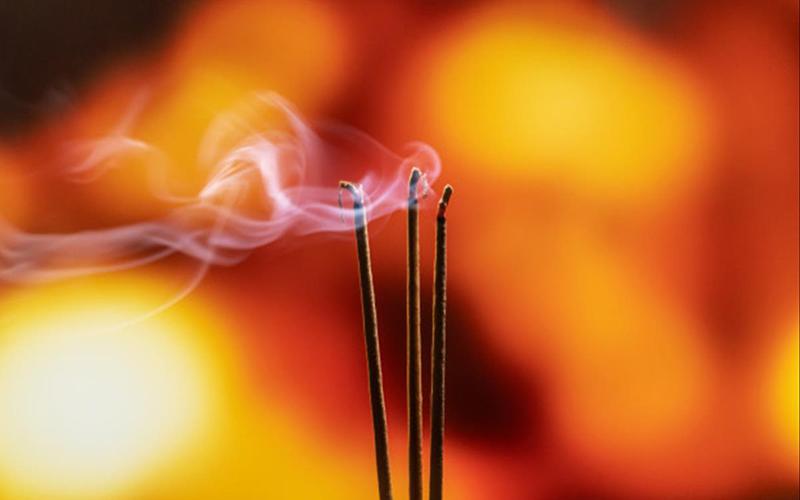 Số lượng nén hương khi thắp không mang tính ngẫu nhiên mà dựa trên quan niệm âm dương