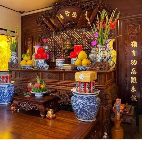 Chất liệu bàn thờ cần được ưu tiên là gỗ tự nhiên